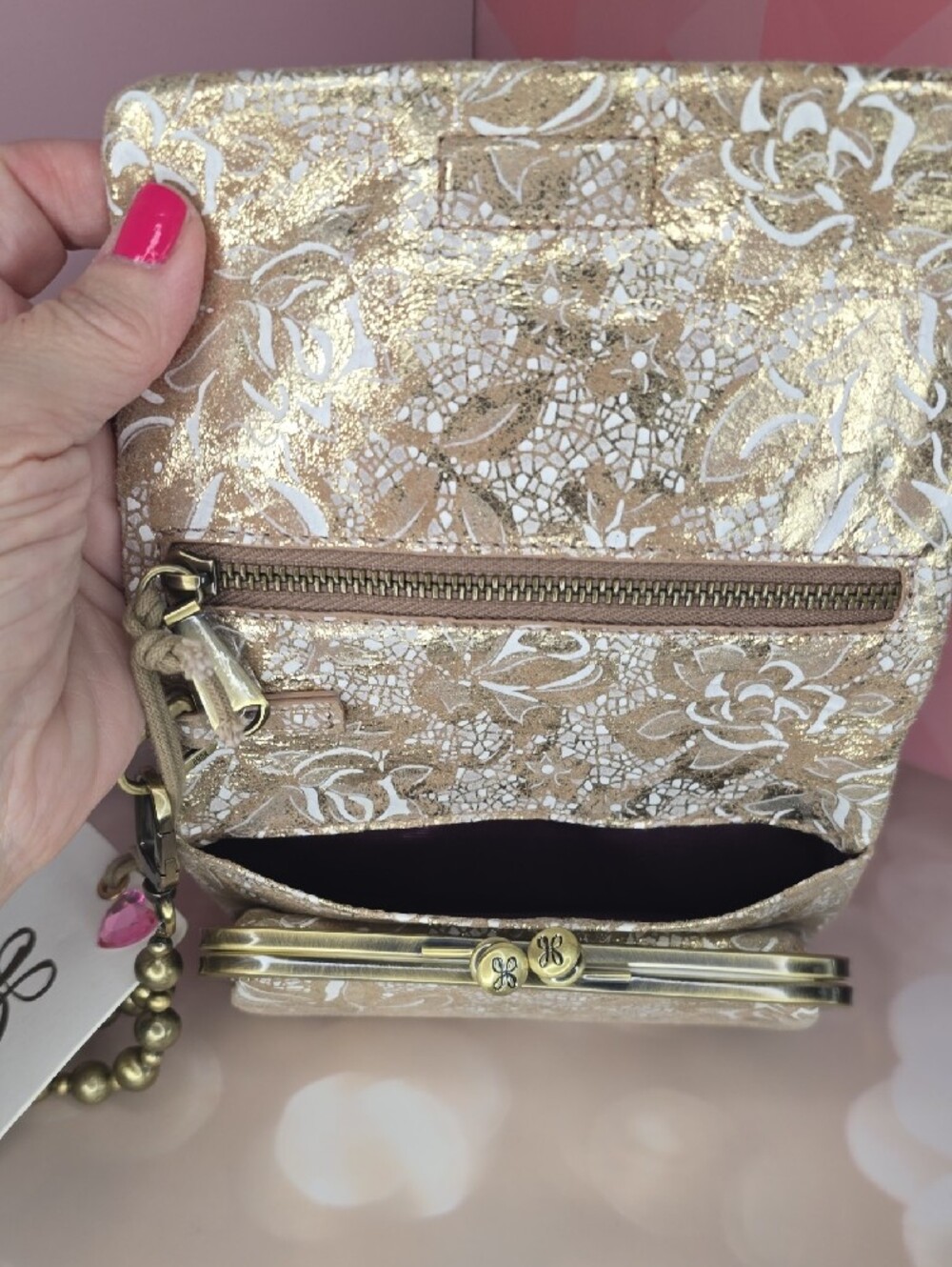💖NWT💖HOBO Gold Metallic Floral Wristlet Clutch with Beaded Strap - Picture 5 of 8